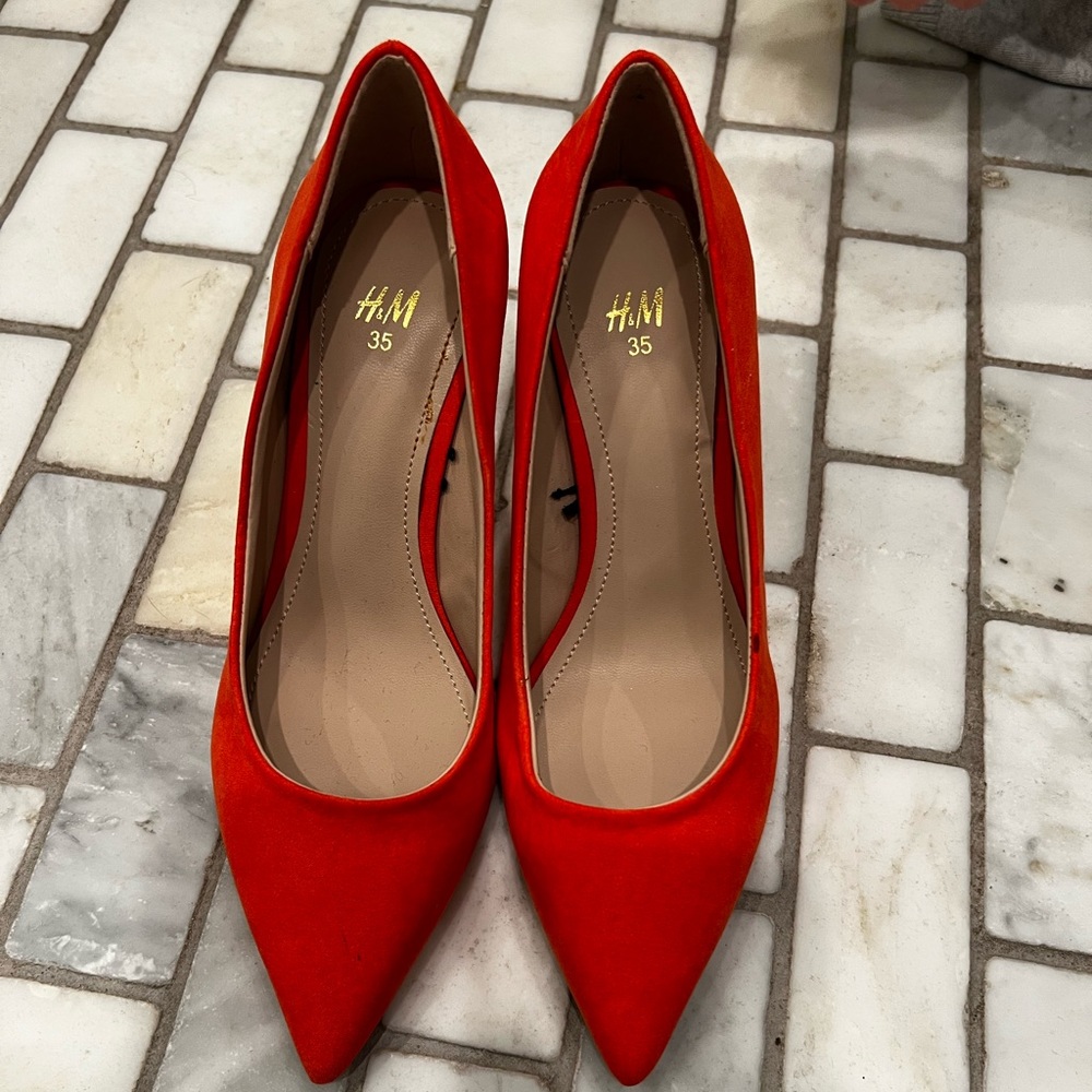 Coral H&M pumps
